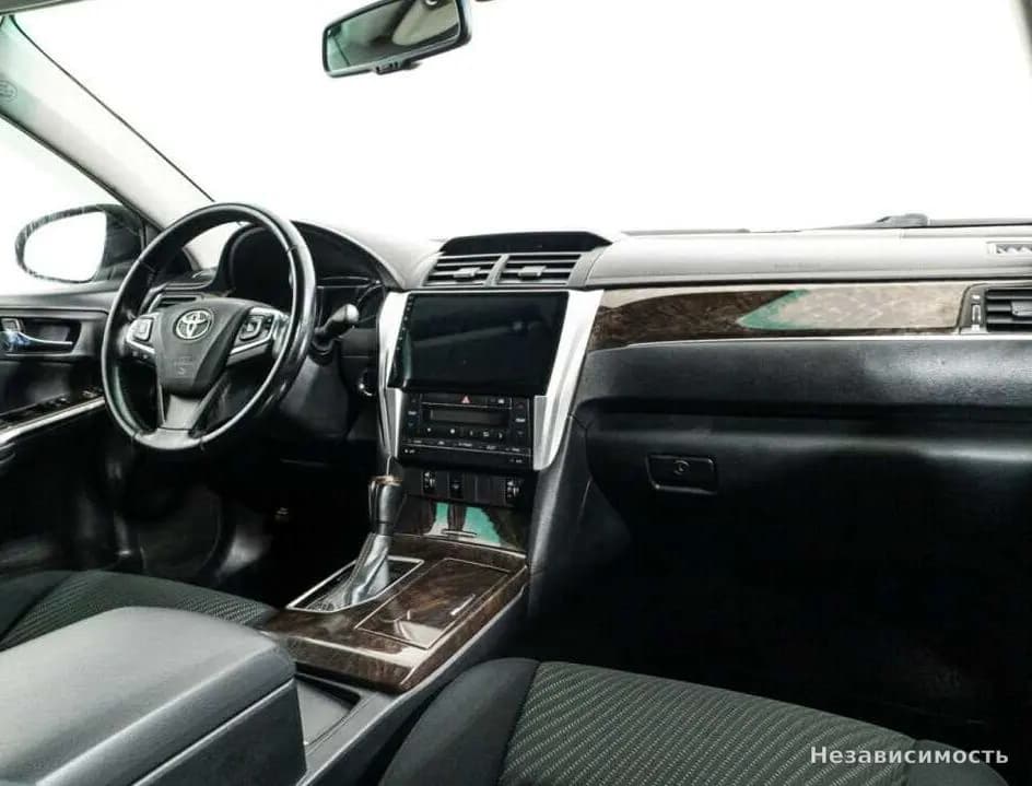 Toyota Camry 2018 с пробегом — фото 9