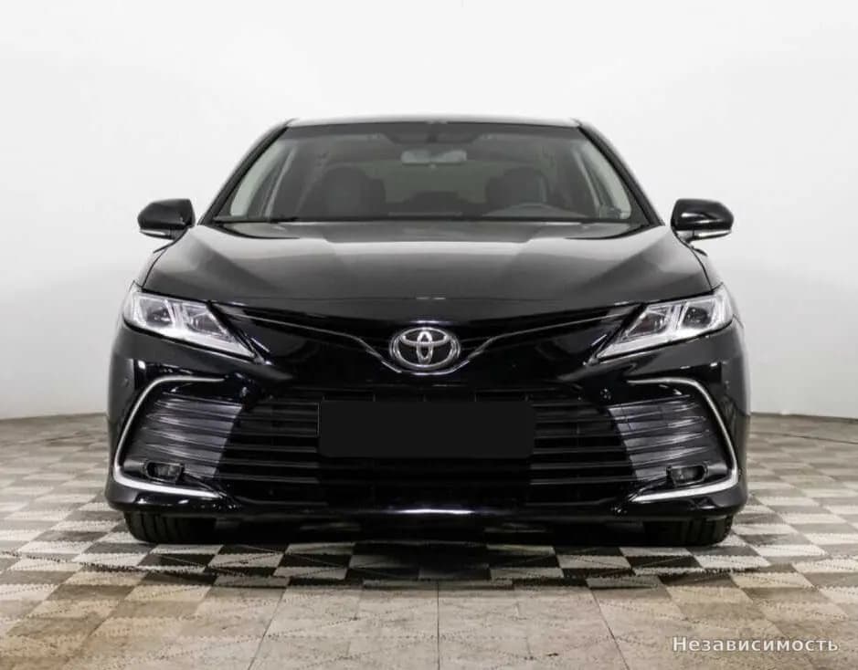 Toyota Camry 2021 с пробегом — фото 2