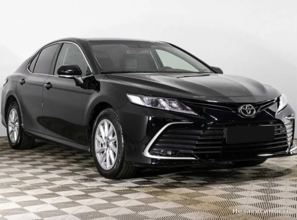Toyota Camry 2021 с пробегом — фото 3