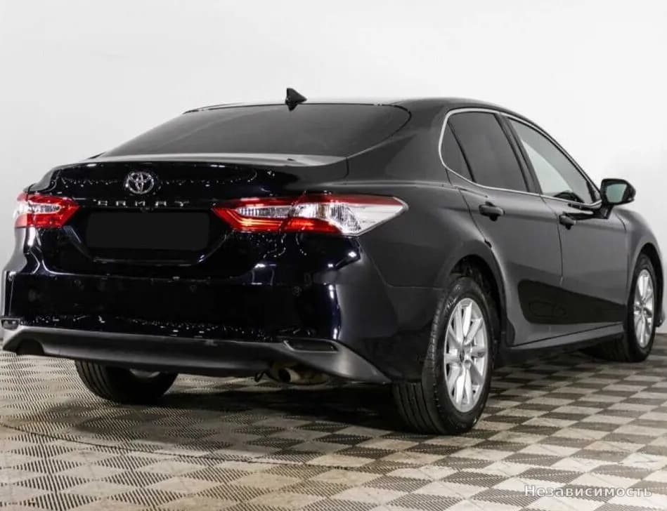 Toyota Camry 2021 с пробегом — фото 5