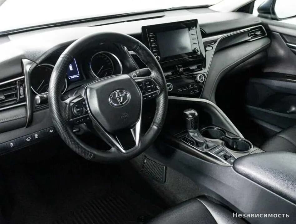 Toyota Camry 2021 с пробегом — фото 10