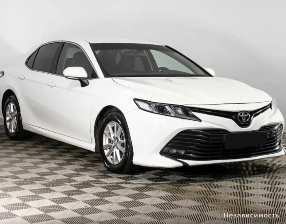 Toyota Camry 2018 с пробегом — фото 3