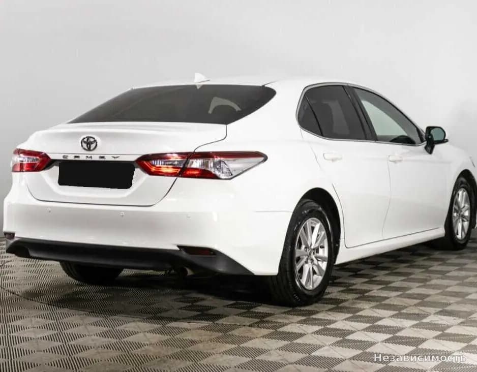 Toyota Camry 2018 с пробегом — фото 5