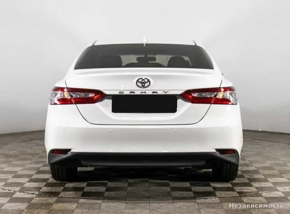 Toyota Camry 2018 с пробегом — фото 6