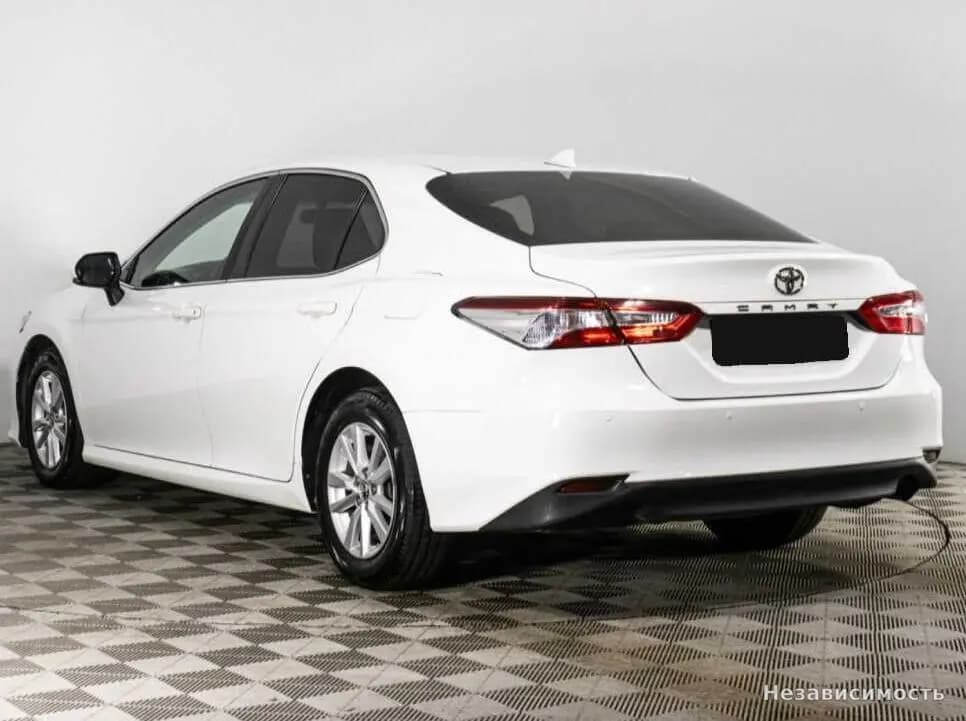 Toyota Camry 2018 с пробегом — фото 7