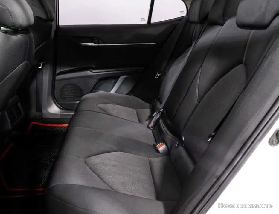 Toyota Camry 2018 с пробегом — фото 10