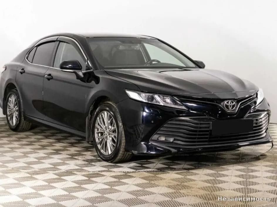Toyota Camry 2021 с пробегом — фото 3