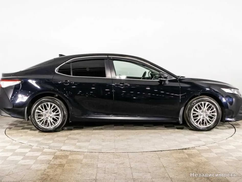 Toyota Camry 2021 с пробегом — фото 4