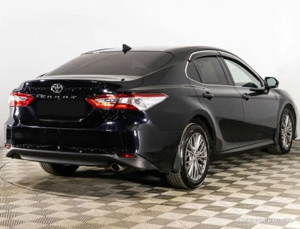 Toyota Camry 2021 с пробегом — фото 5