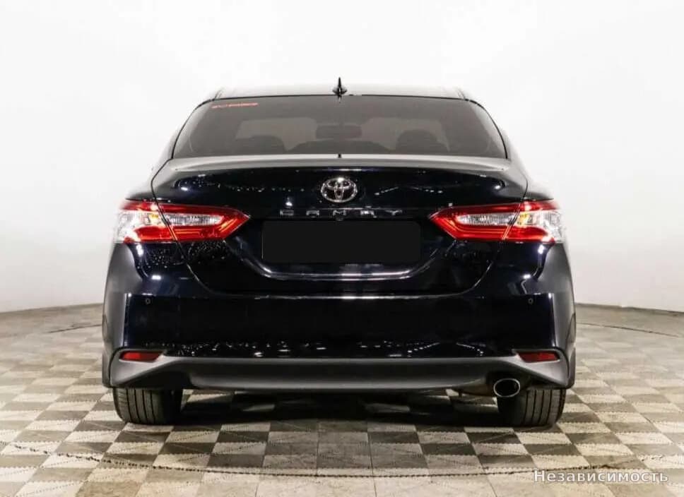 Toyota Camry 2021 с пробегом — фото 6