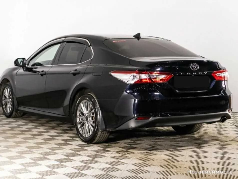 Toyota Camry 2021 с пробегом — фото 7