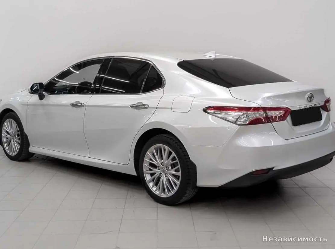 Toyota Camry 2019 с пробегом — фото 7