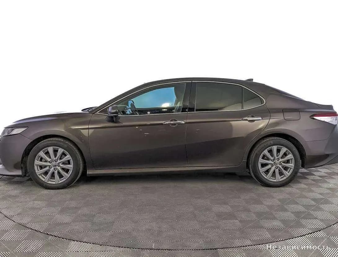 Toyota Camry 2018 с пробегом — фото 8