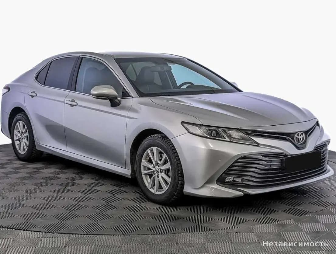 Toyota Camry 2020 с пробегом — фото 3
