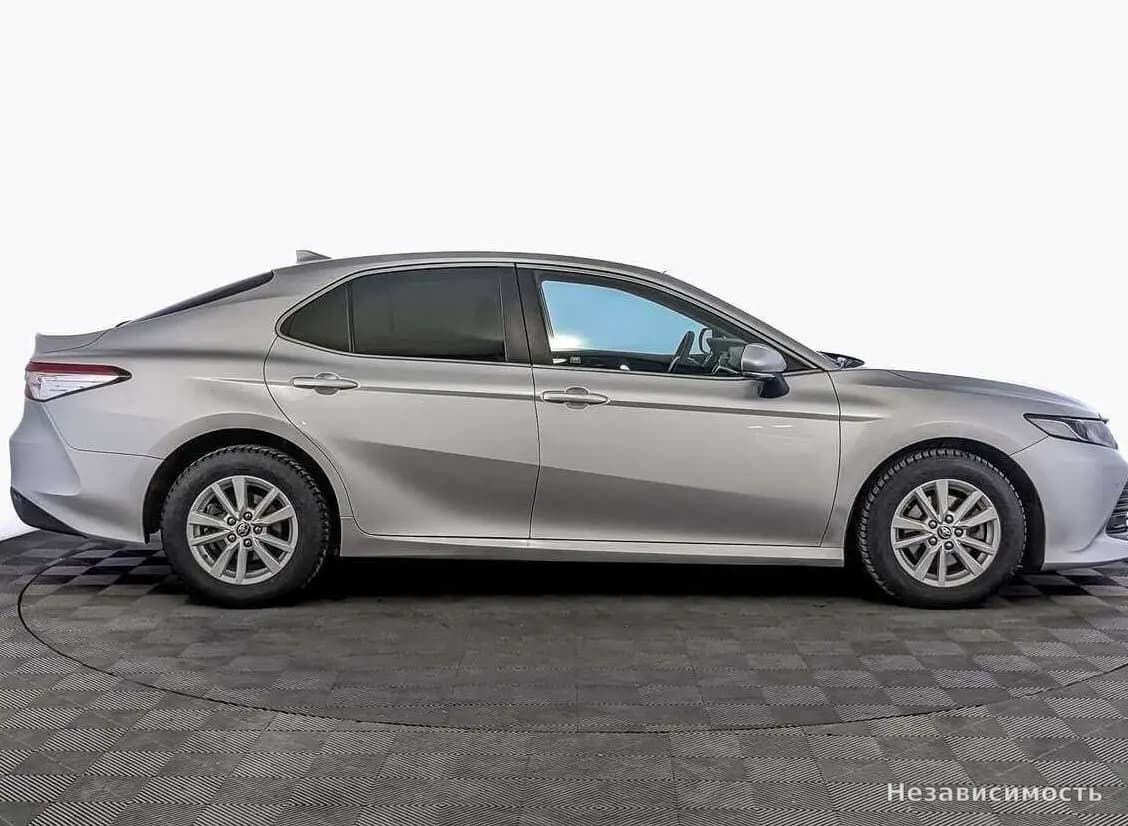 Toyota Camry 2020 с пробегом — фото 4
