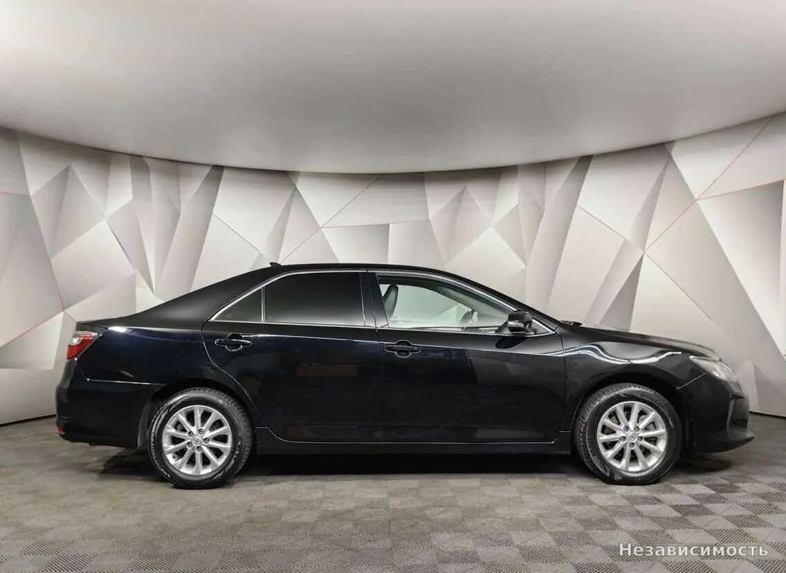 Toyota Camry 2017 с пробегом — фото 6