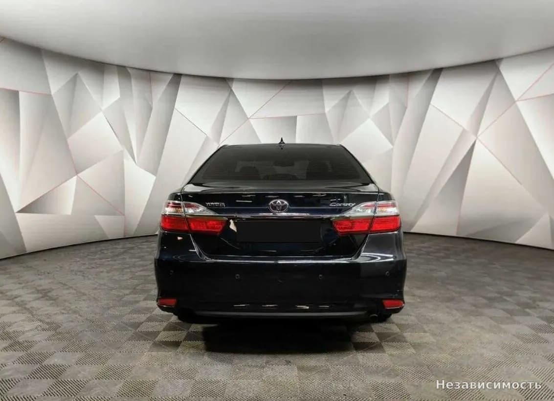 Toyota Camry 2017 с пробегом — фото 8