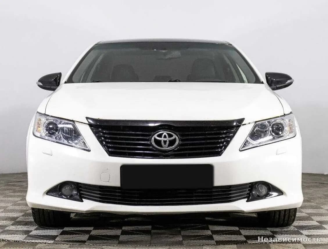Toyota Camry 2012 с пробегом — фото 2