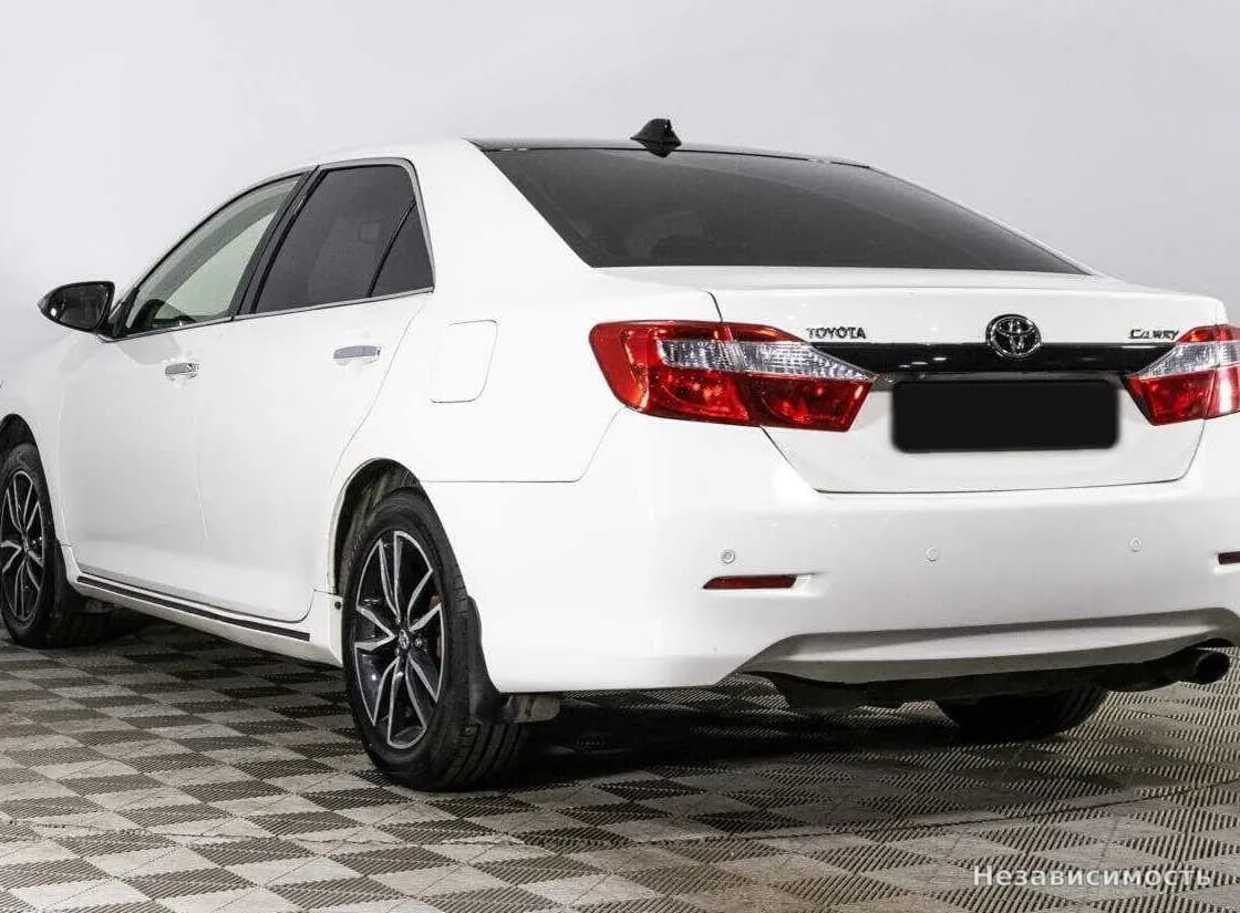 Toyota Camry 2012 с пробегом — фото 5