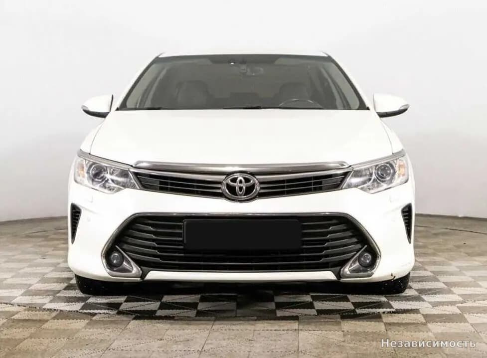 Toyota Camry 2015 с пробегом — фото 2