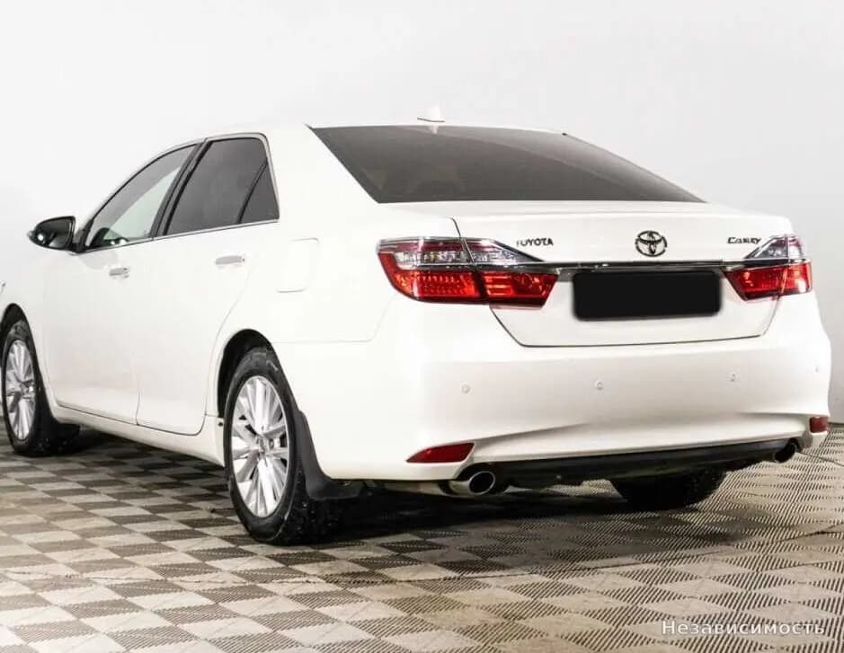Toyota Camry 2015 с пробегом — фото 7