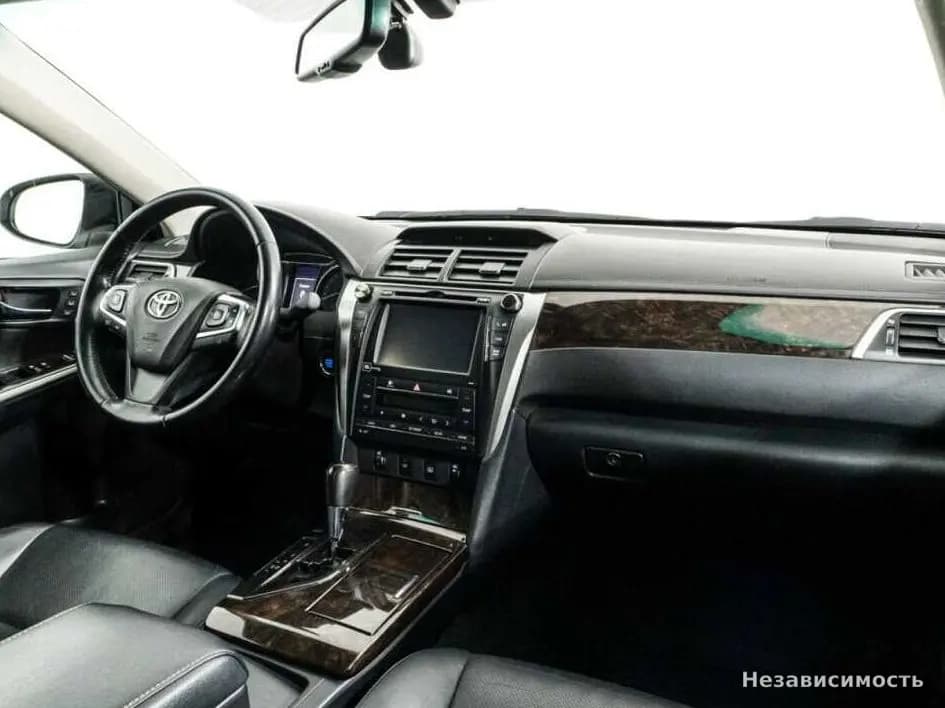 Toyota Camry 2015 с пробегом — фото 9