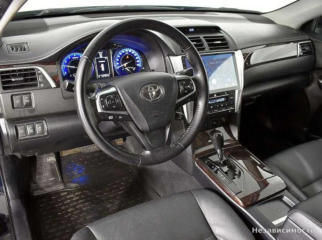 Toyota Camry 2014 с пробегом — фото 7