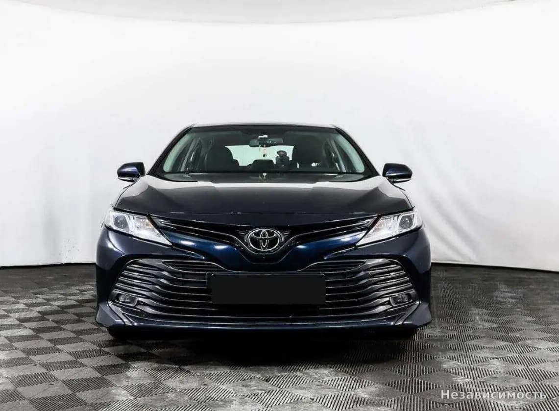 Toyota Camry 2020 с пробегом — фото 2