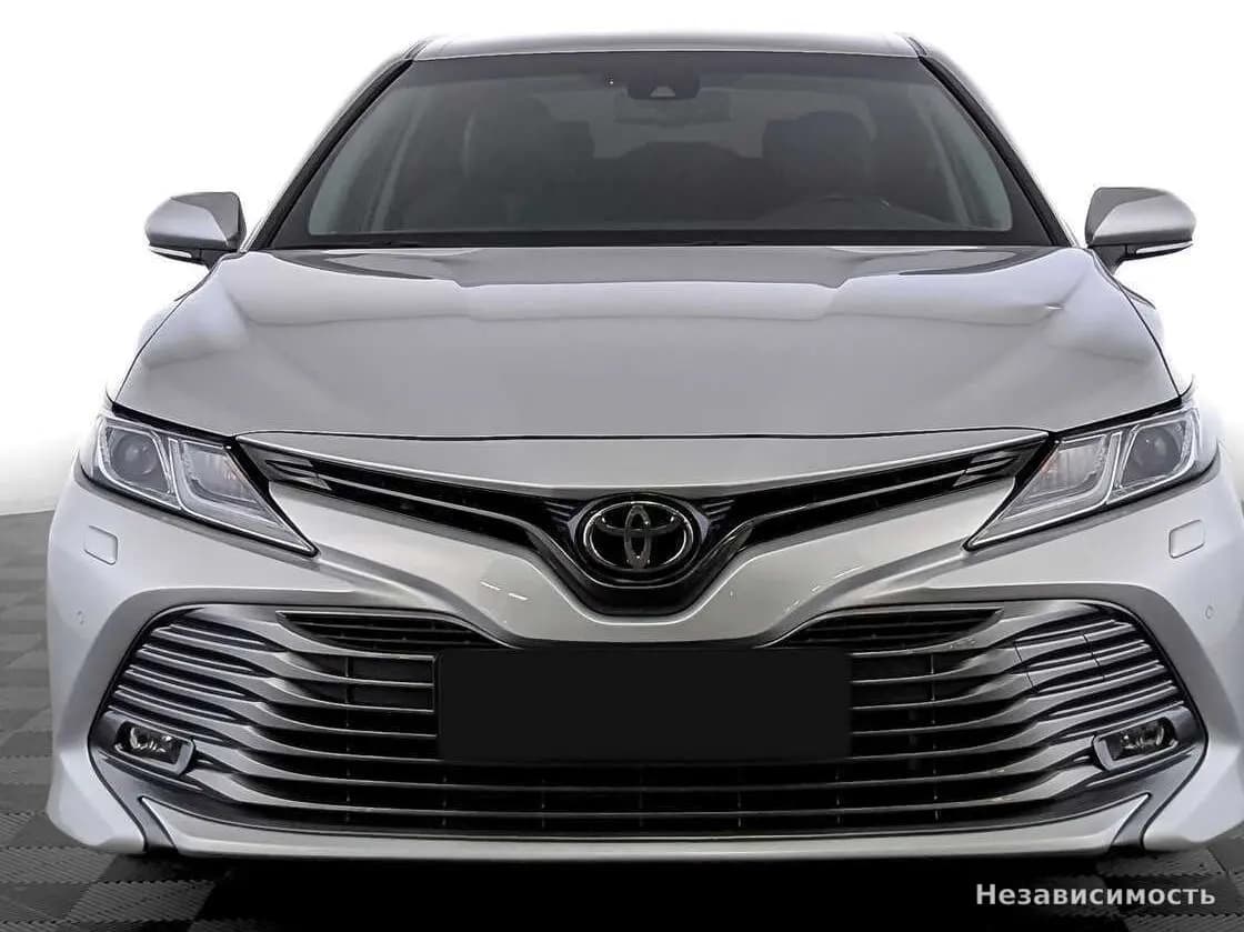 Toyota Camry 2019 с пробегом — фото 2