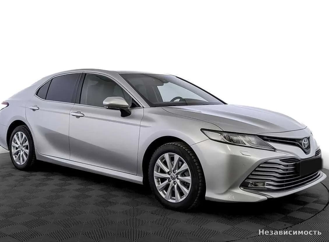Toyota Camry 2019 с пробегом — фото 3