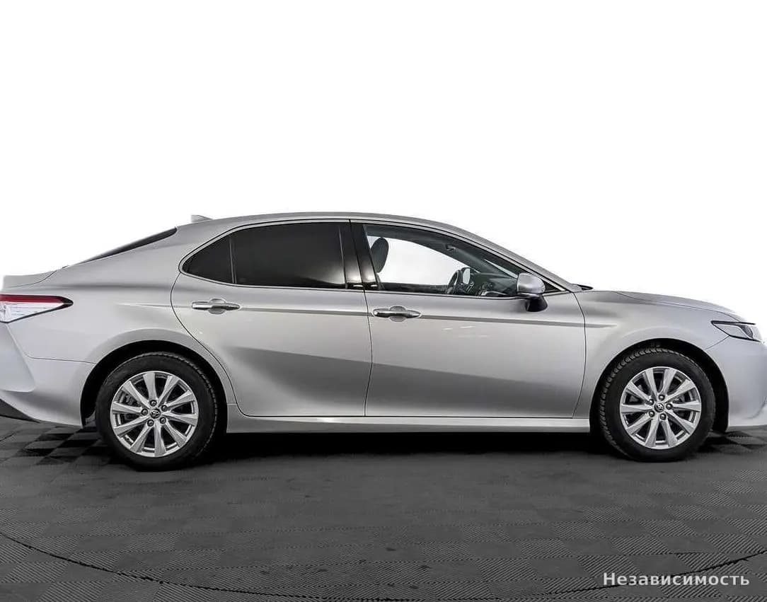 Toyota Camry 2019 с пробегом — фото 4