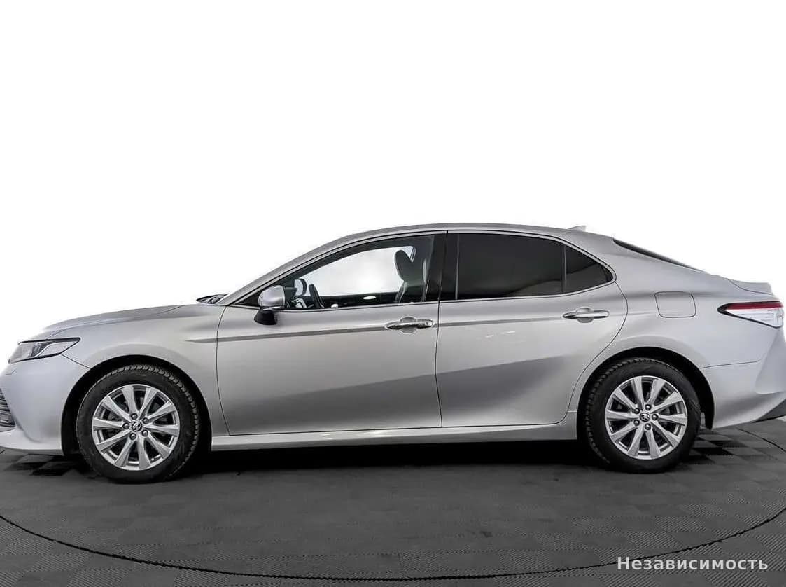 Toyota Camry 2019 с пробегом — фото 8