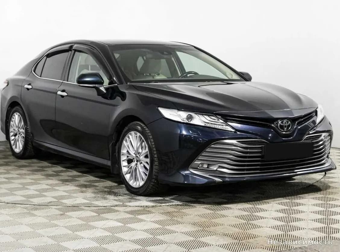 Toyota Camry 2018 с пробегом — фото 3