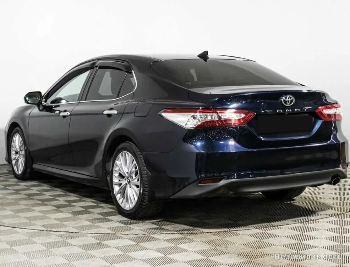 Toyota Camry 2018 с пробегом — фото 7