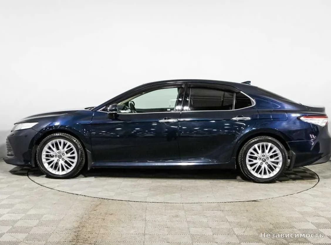 Toyota Camry 2018 с пробегом — фото 8