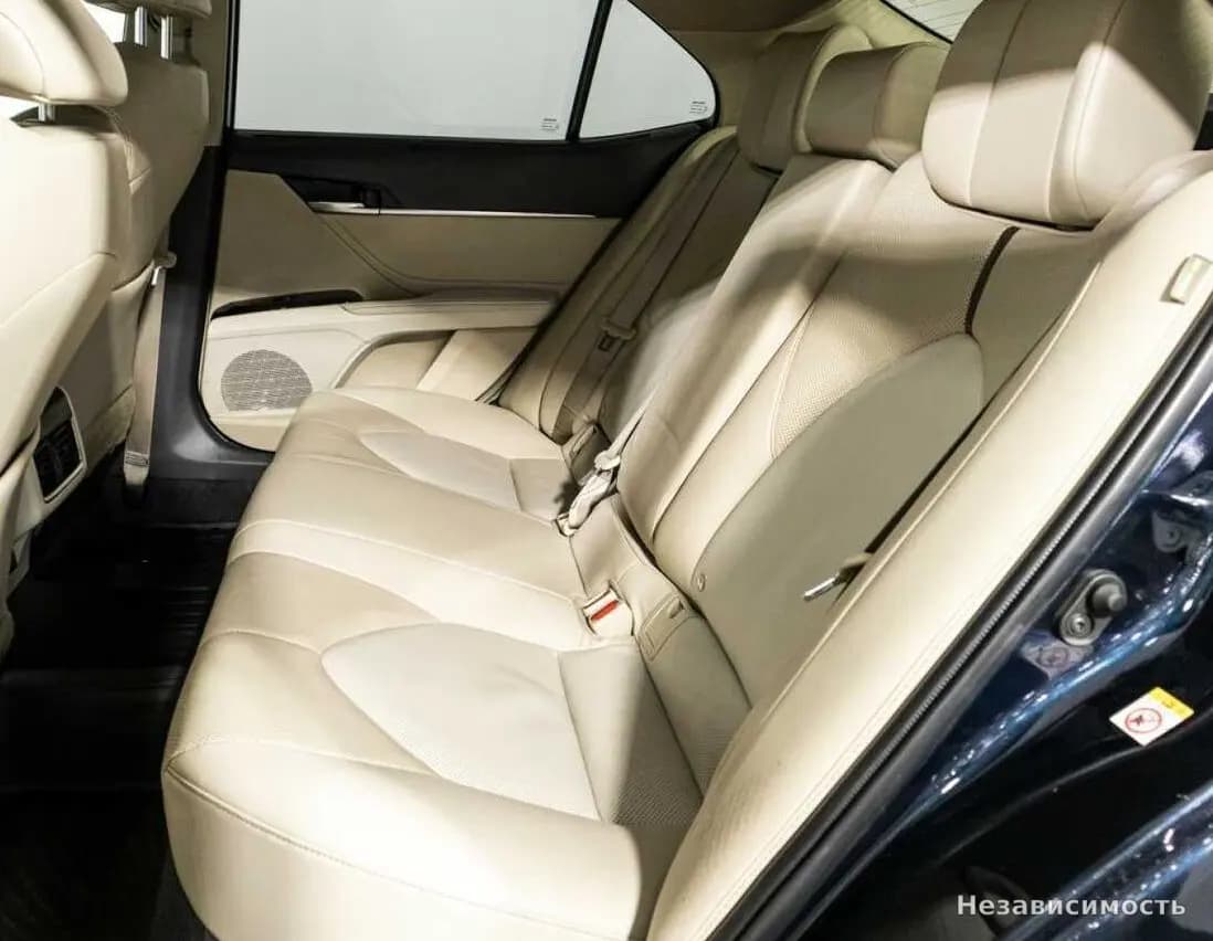 Toyota Camry 2018 с пробегом — фото 10