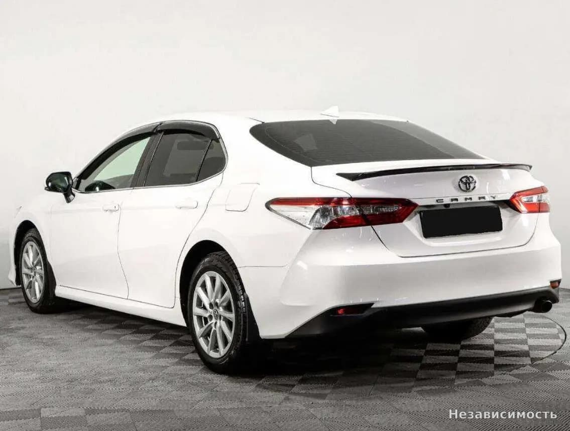 Toyota Camry 2021 с пробегом — фото 6
