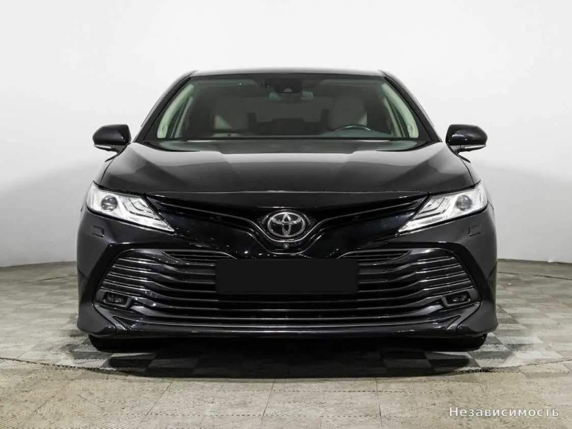 Toyota Camry 2018 с пробегом — фото 2