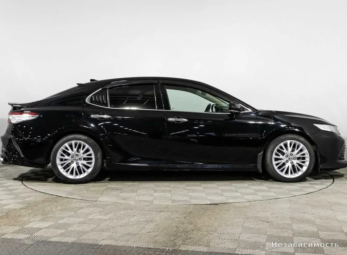 Toyota Camry 2018 с пробегом — фото 4