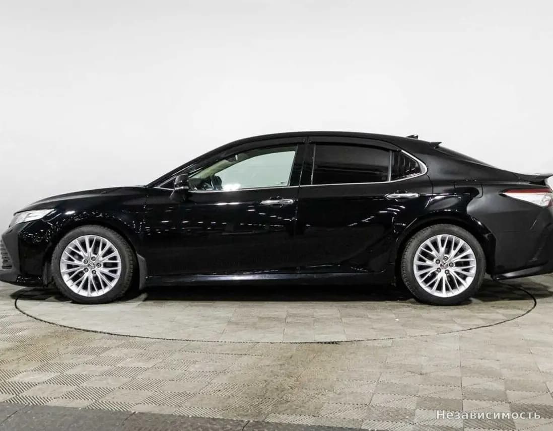 Toyota Camry 2018 с пробегом — фото 8