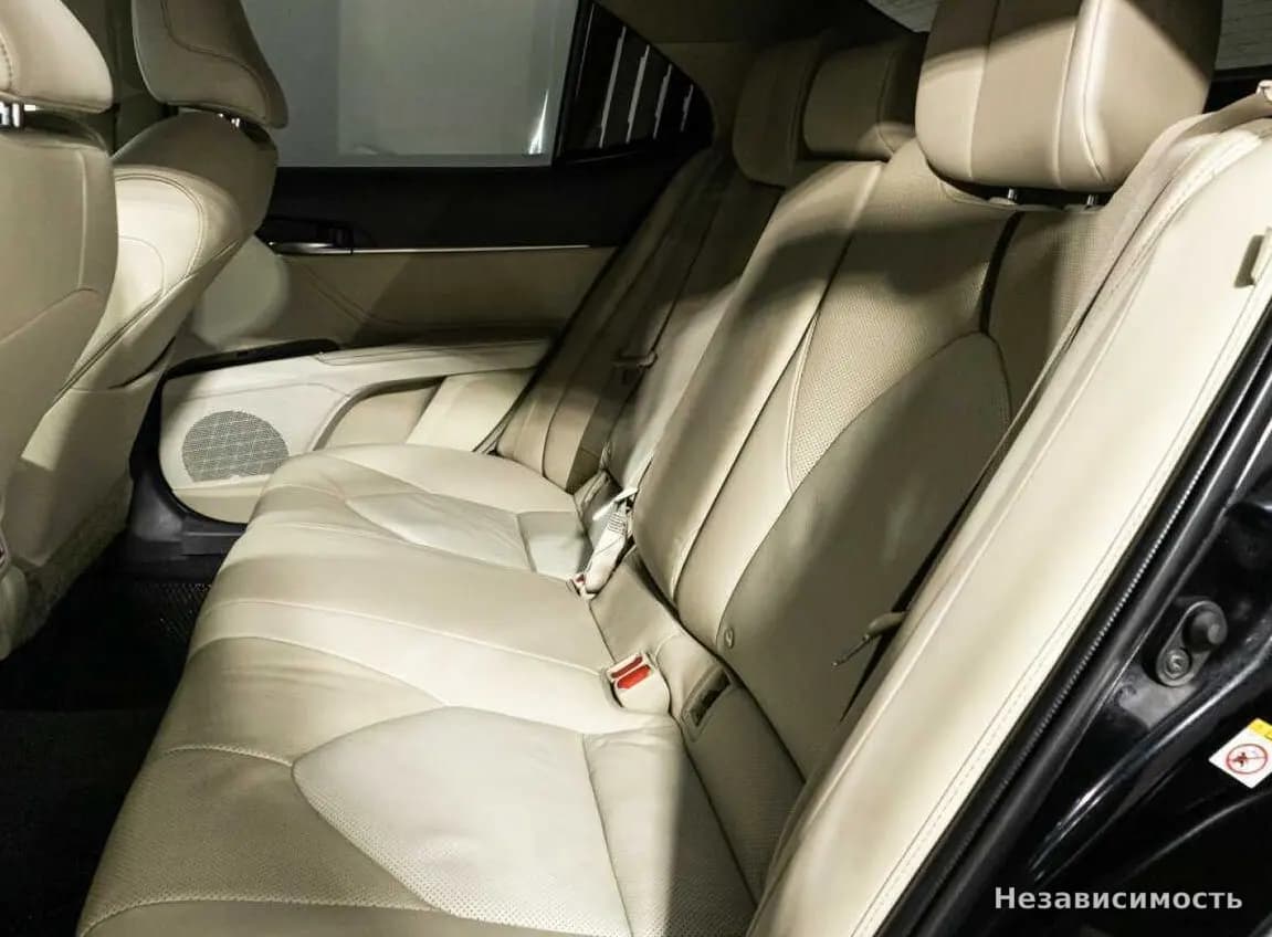 Toyota Camry 2018 с пробегом — фото 10