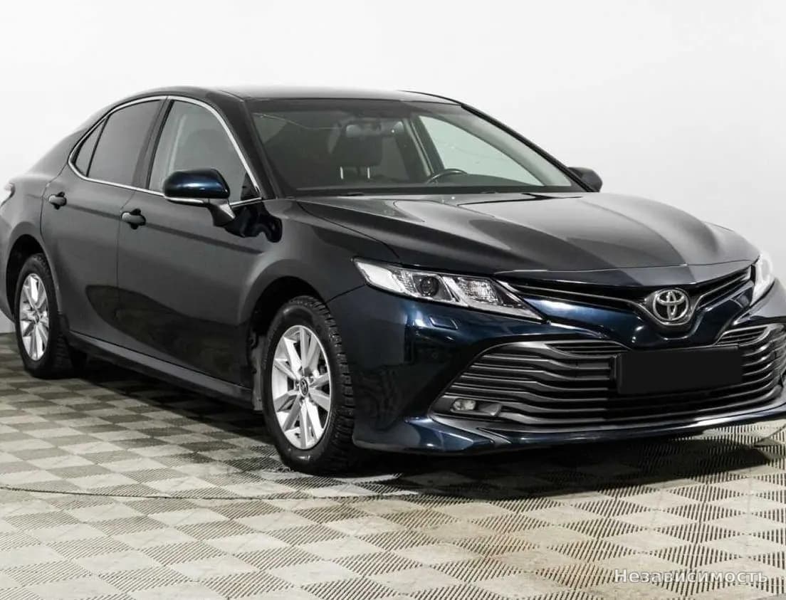 Toyota Camry 2020 с пробегом — фото 3