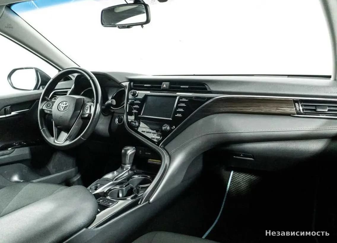 Toyota Camry 2020 с пробегом — фото 9