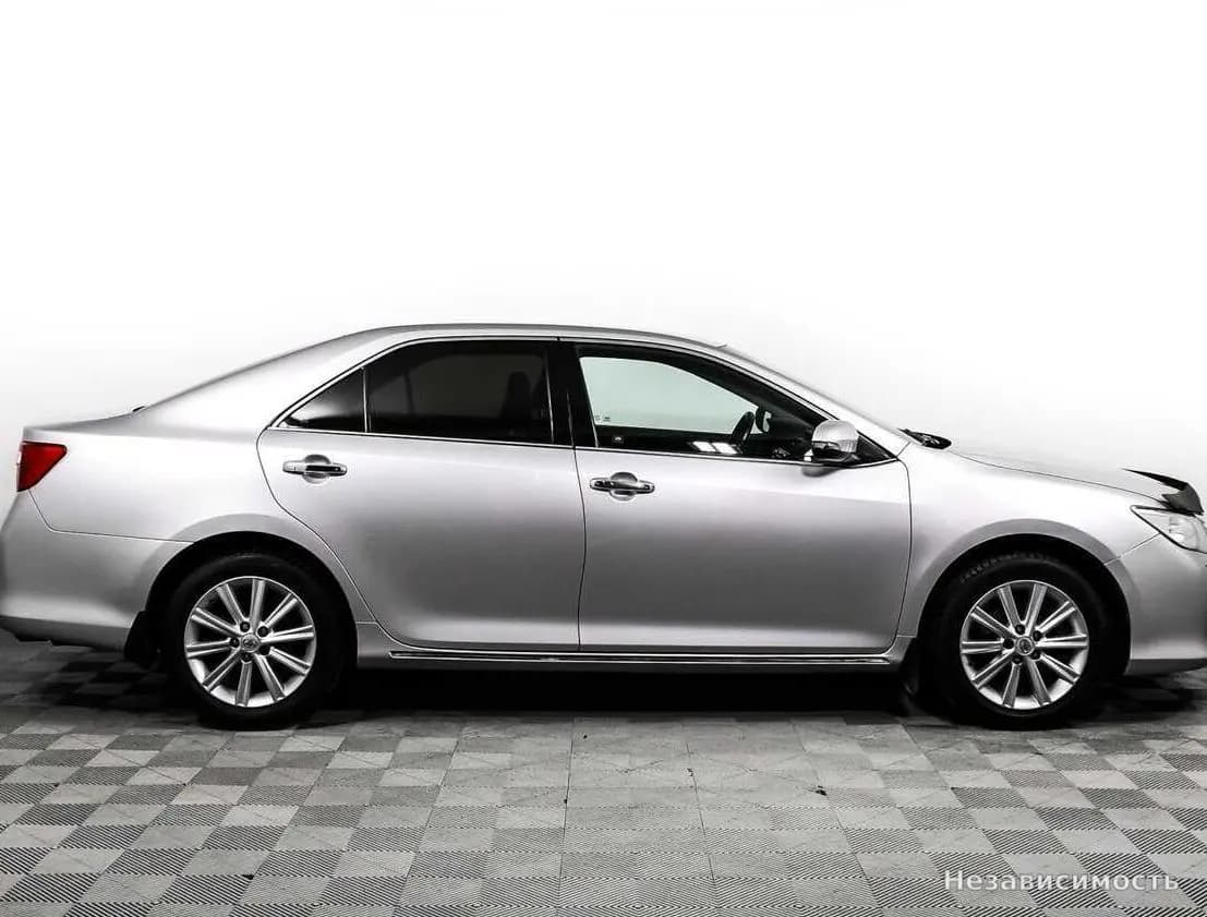 Toyota Camry 2014 с пробегом — фото 4