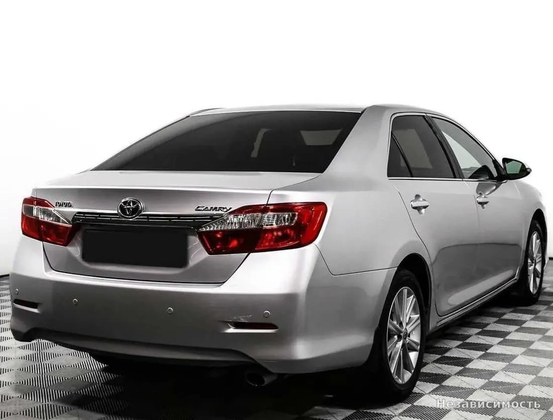 Toyota Camry 2014 с пробегом — фото 5