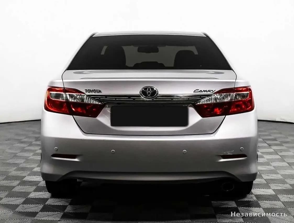 Toyota Camry 2014 с пробегом — фото 6