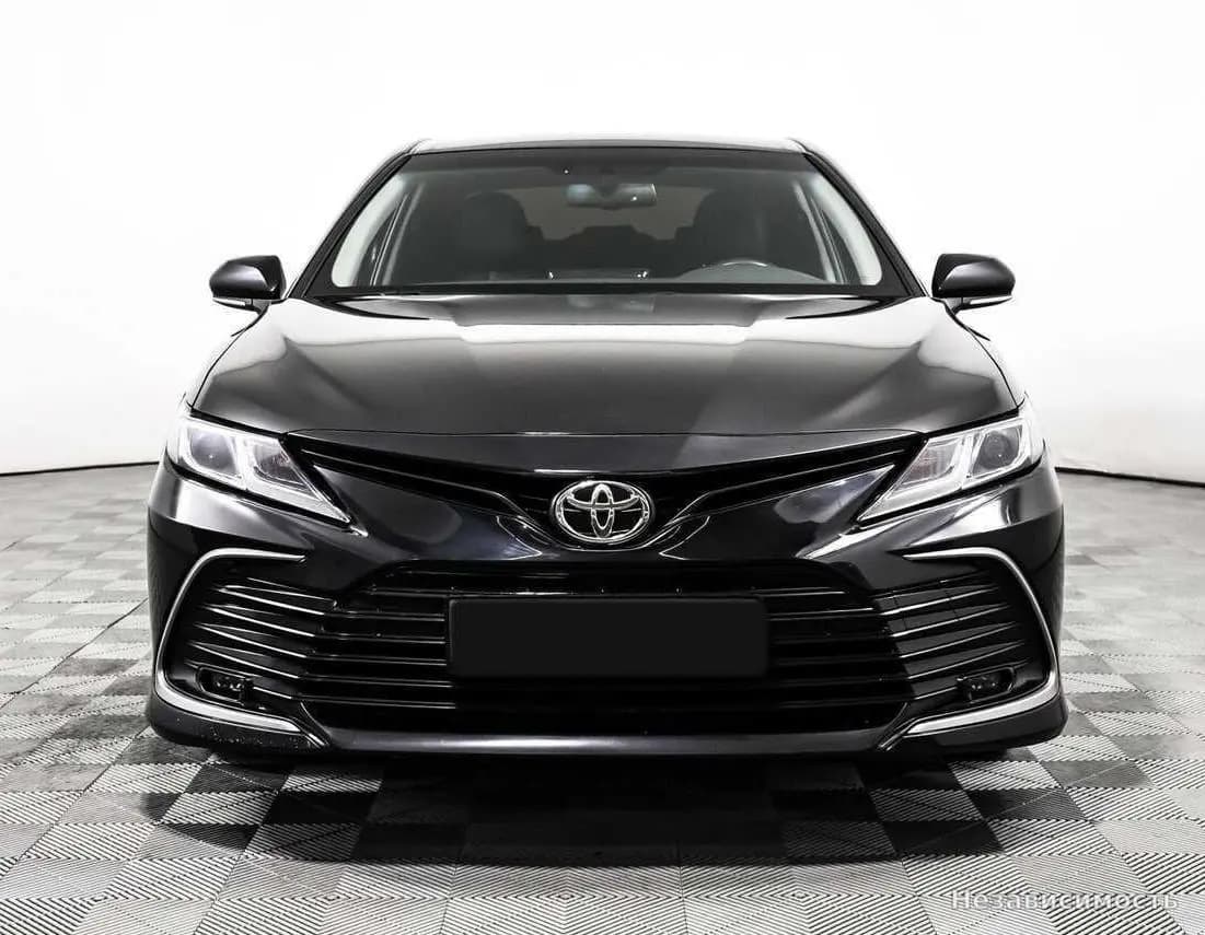 Toyota Camry 2022 с пробегом — фото 2