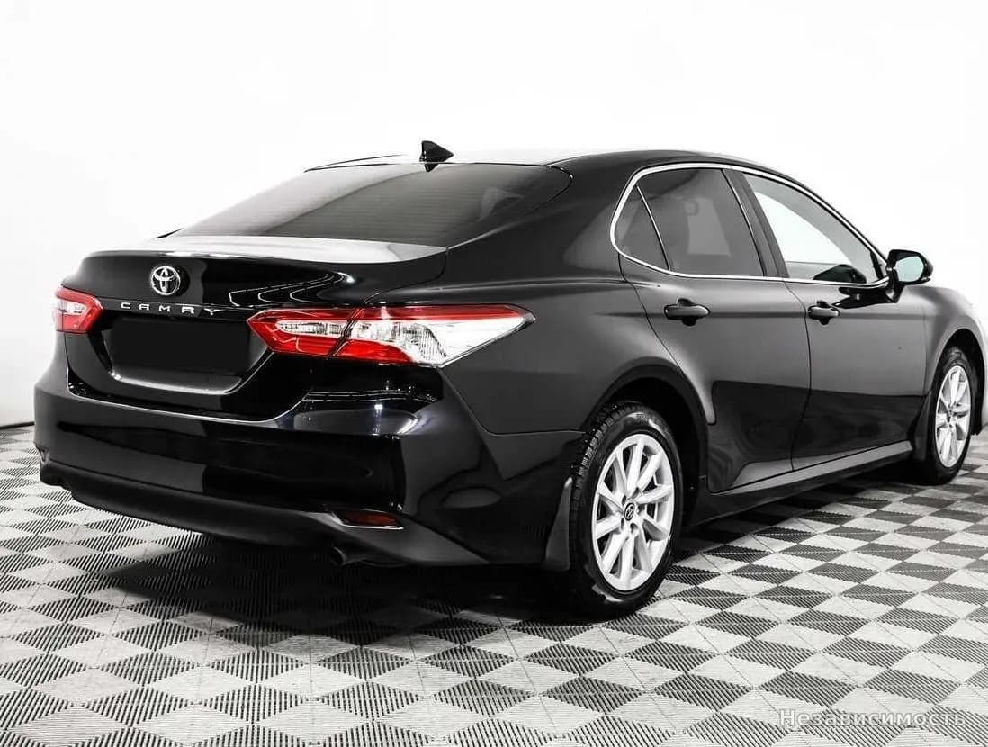 Toyota Camry 2022 с пробегом — фото 5