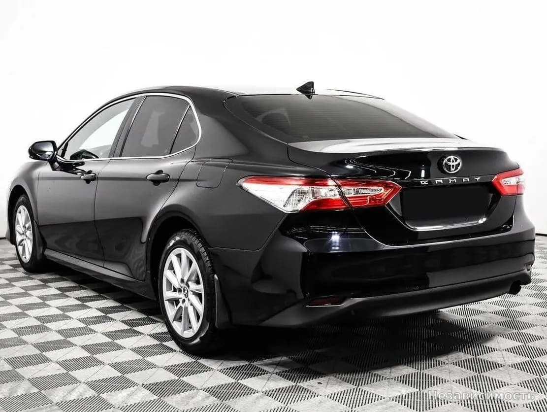 Toyota Camry 2022 с пробегом — фото 7