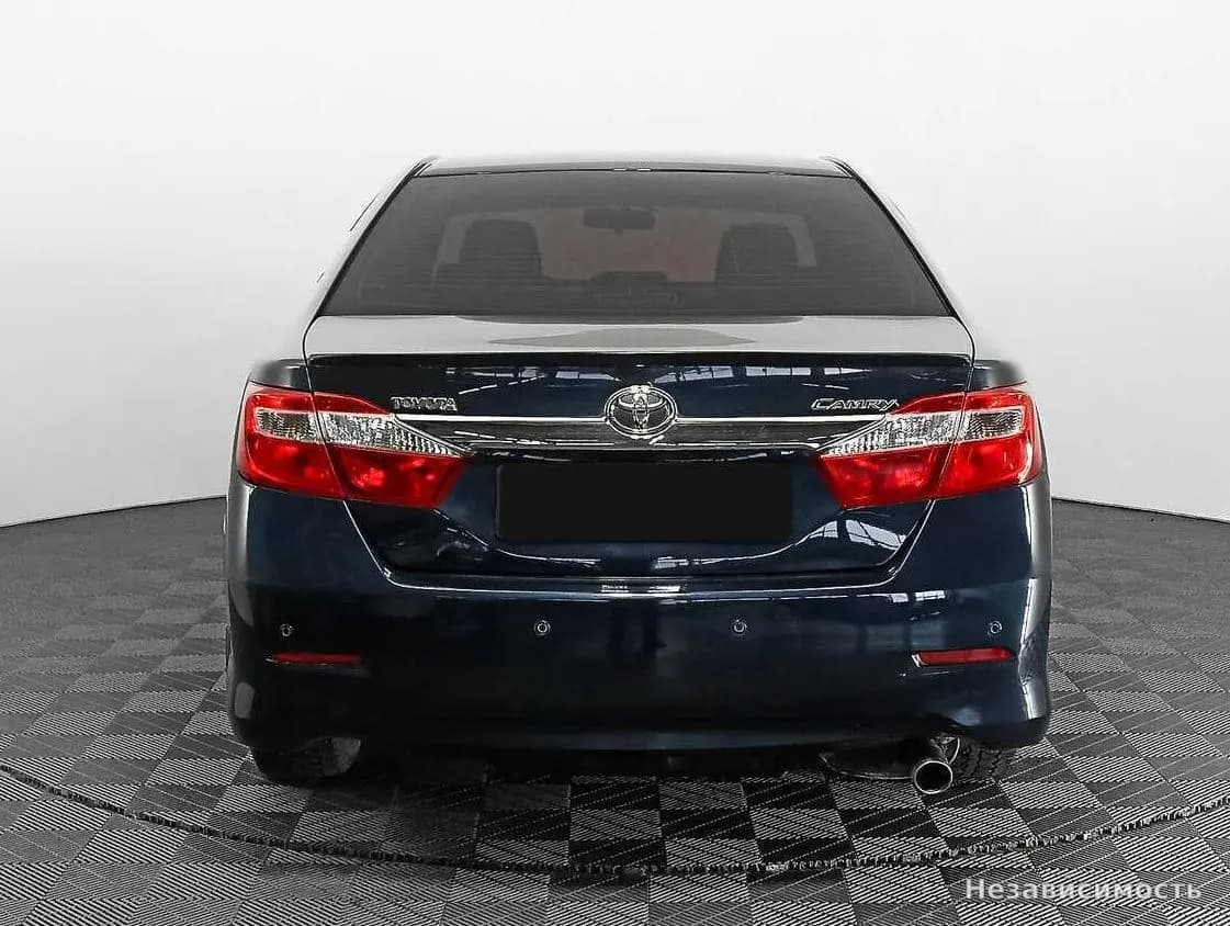 Toyota Camry 2014 с пробегом — фото 5